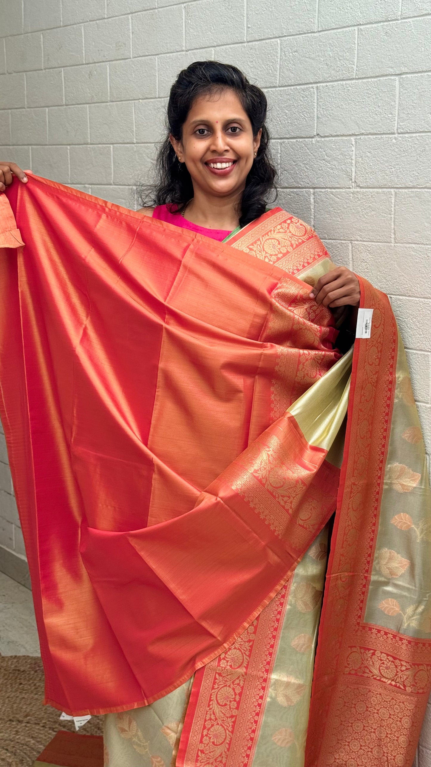 Pista Orange Edge Tissue