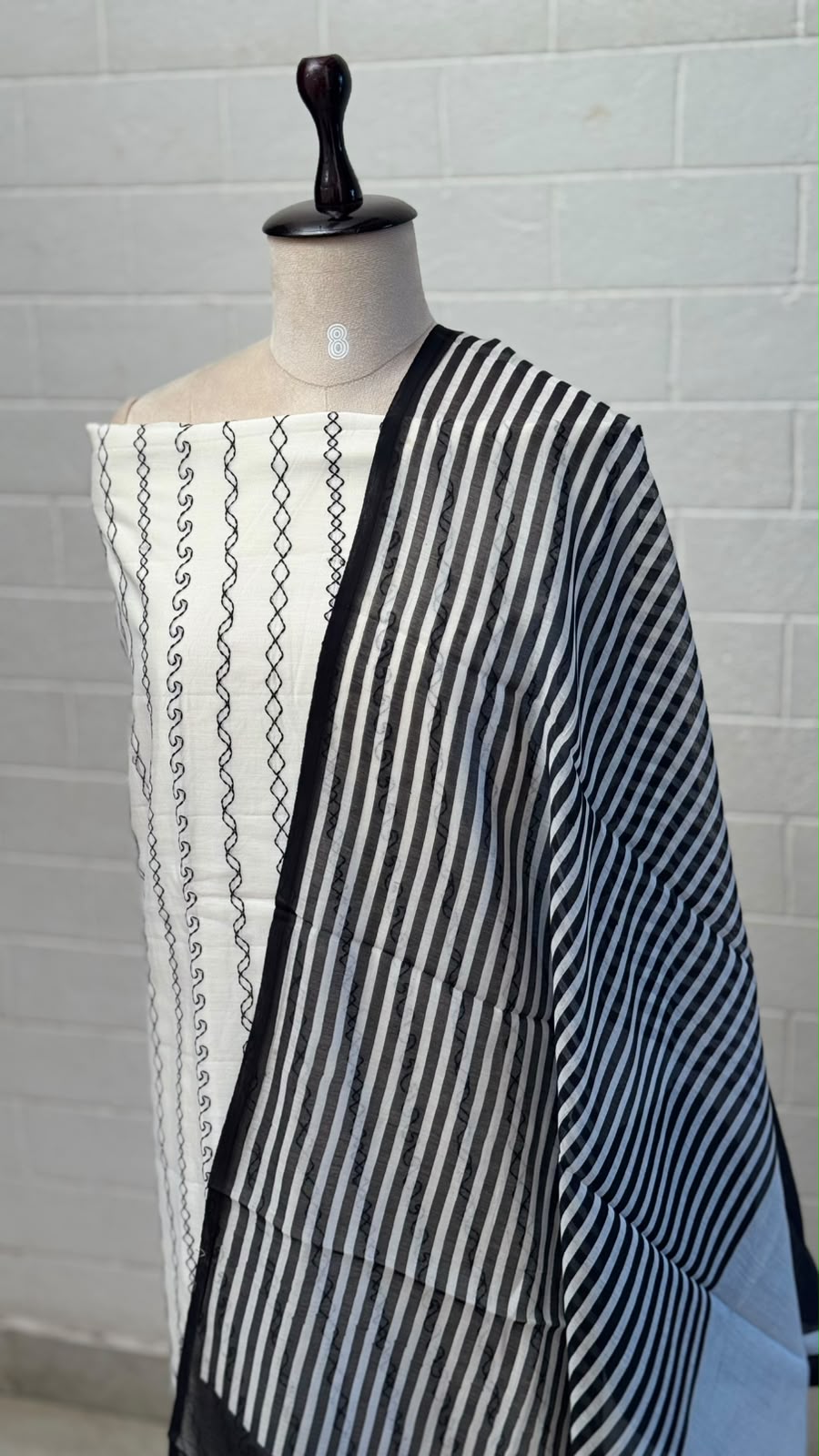 Mul Silk Unstitched Suit