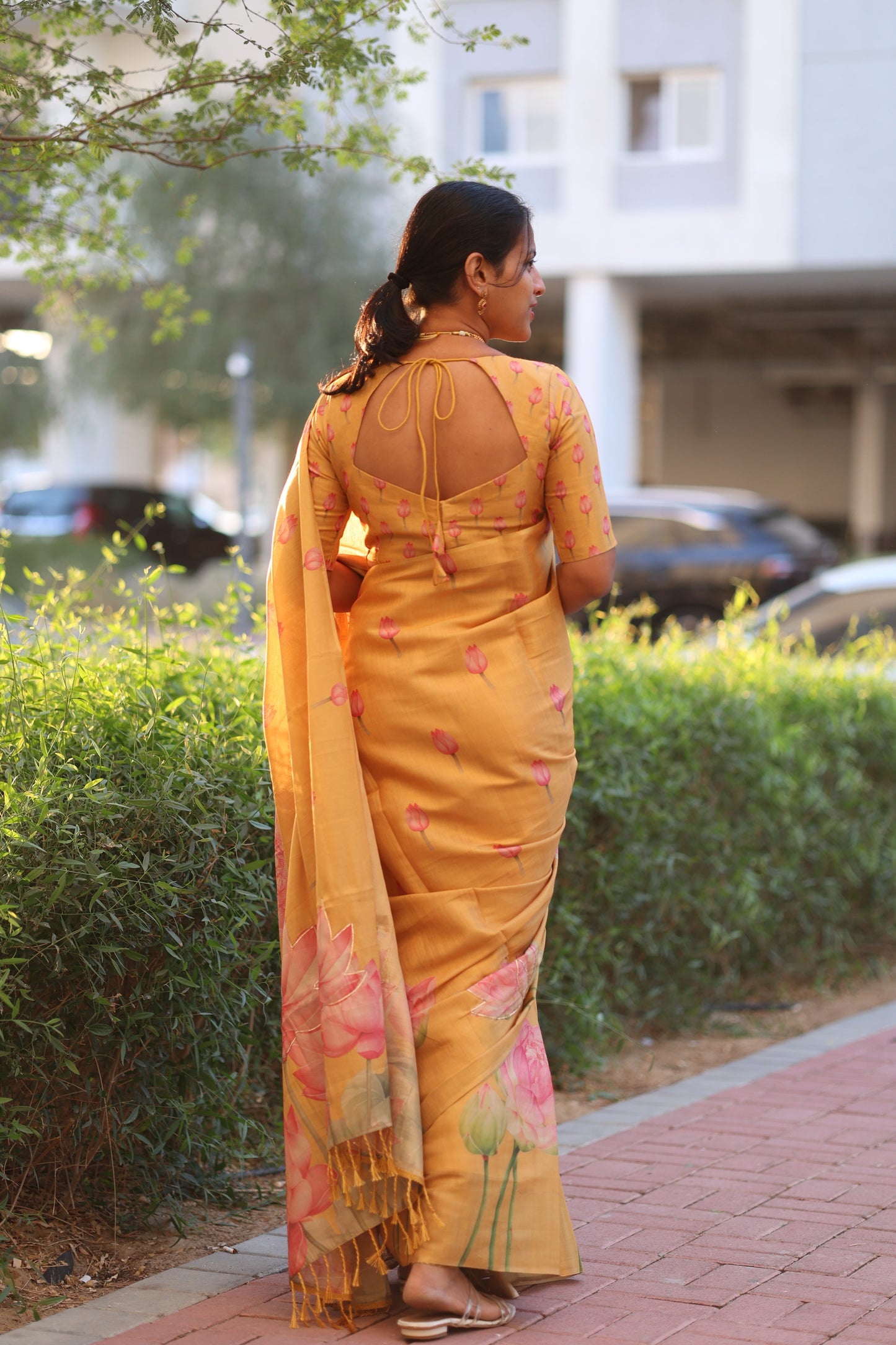 Srinidhi Yellow Linen Tissue Saree