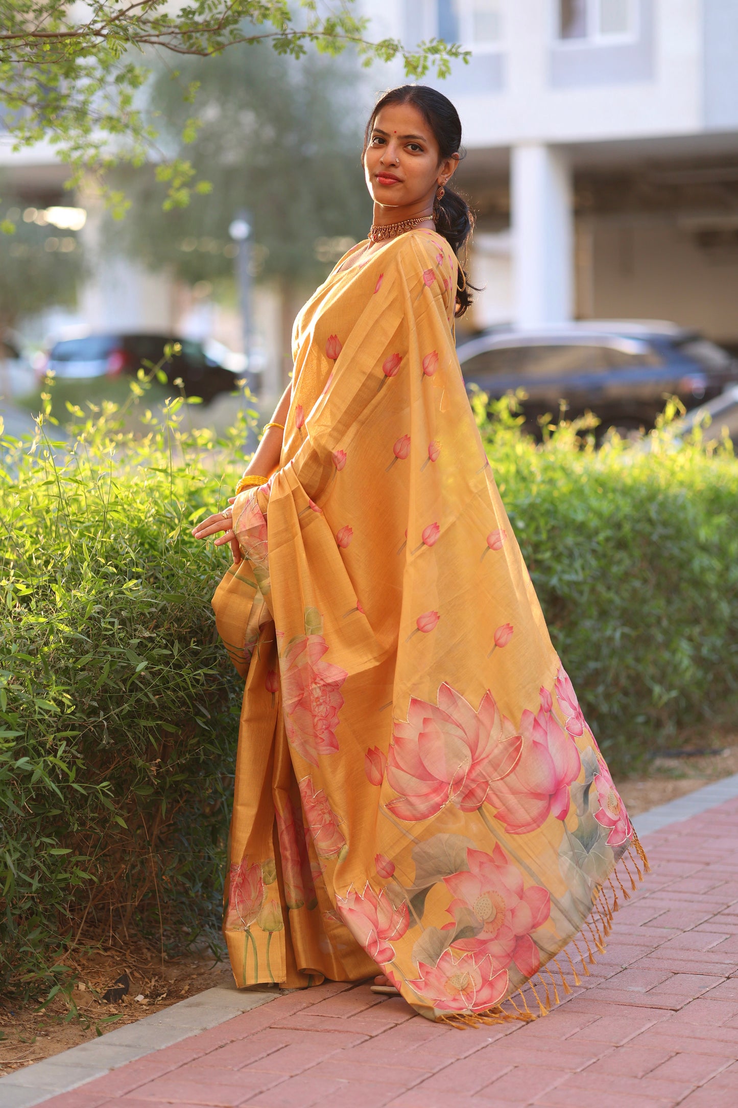 Srinidhi Yellow Linen Tissue Saree