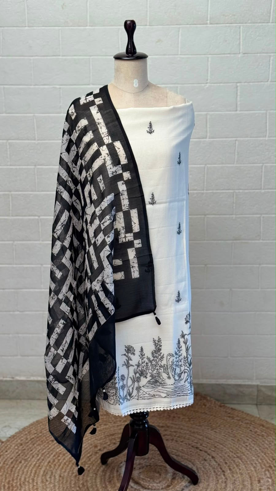 Mul Silk Unstitched Suit