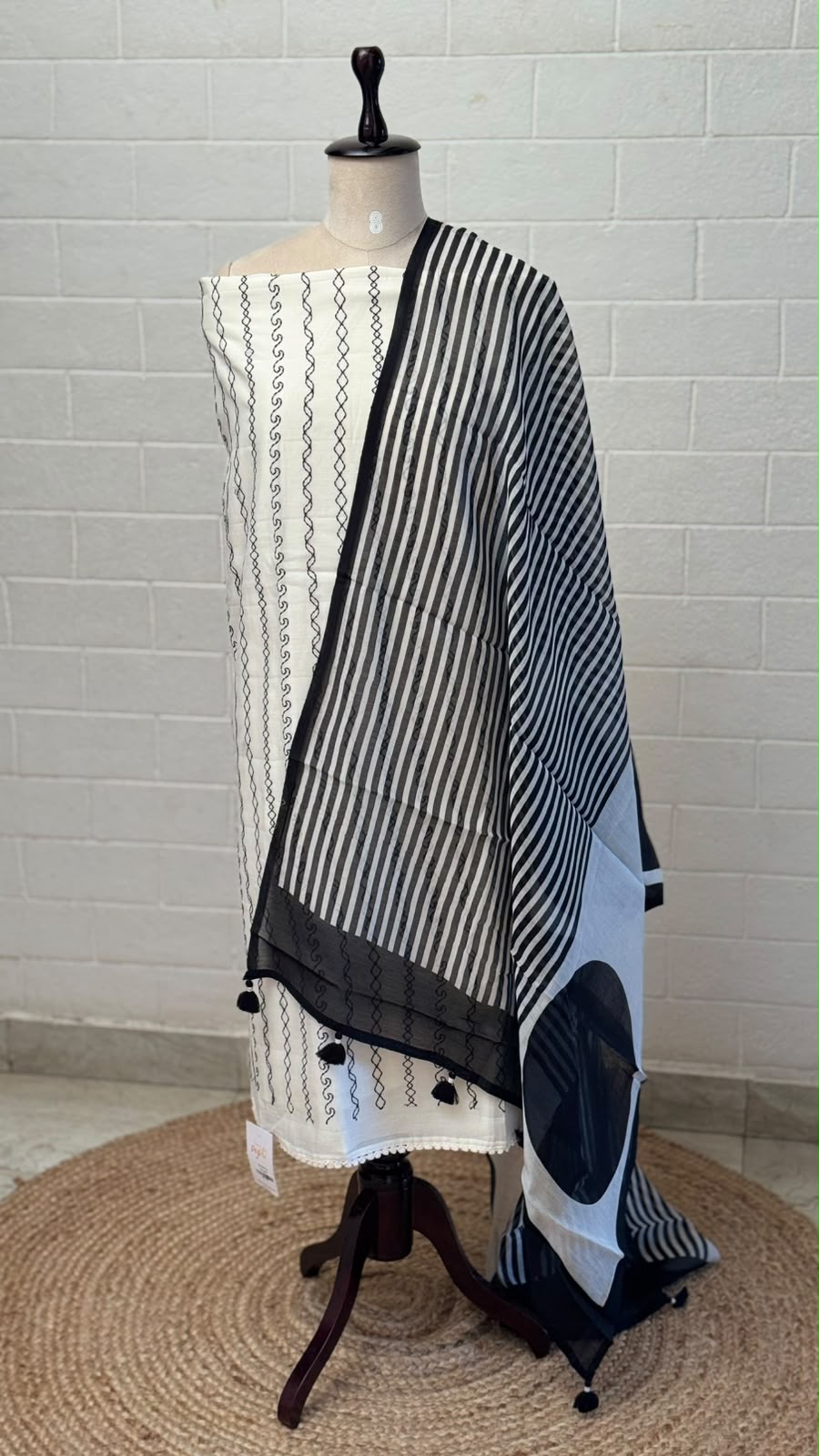 Mul Silk Unstitched Suit