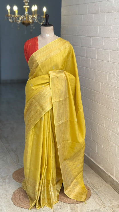 Blended Russian Checks Contrast Saree